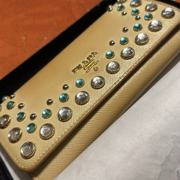 RARE Prada Saffiano Vernic Talco Studded Wallet 1M1132 - Picture 6 of 9
